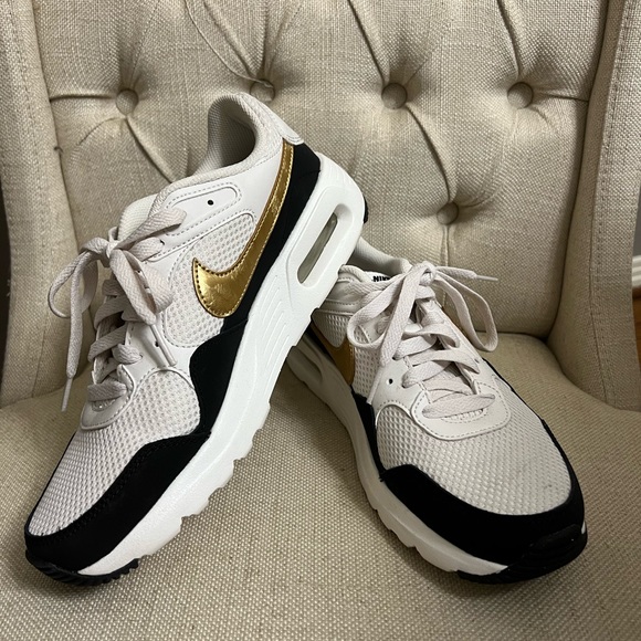 Nike Shoes - Nike Air Max SC Casual size 8.5